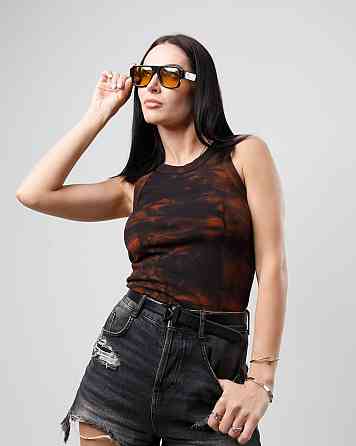 Облягаюча майка тай-дай 