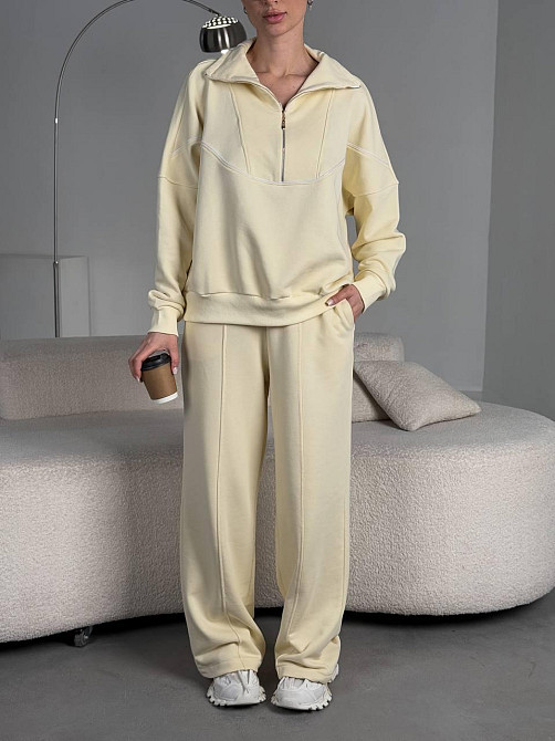 Женский стильный прогулочный оверсайз костюм двойка: кофта и штаны турецкая трехнитка петля пинье Айвори Одесса - изображение 1