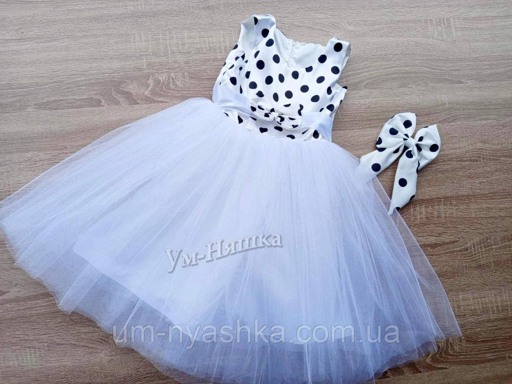 Пышное нарядное платье в горох в стиле 