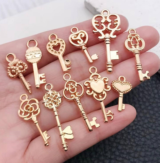 Подвески ключики золотистые винтажные набор 10 шт 10-20 мм для бижутерии, декора, скрапбукинга Киев - изображение 1