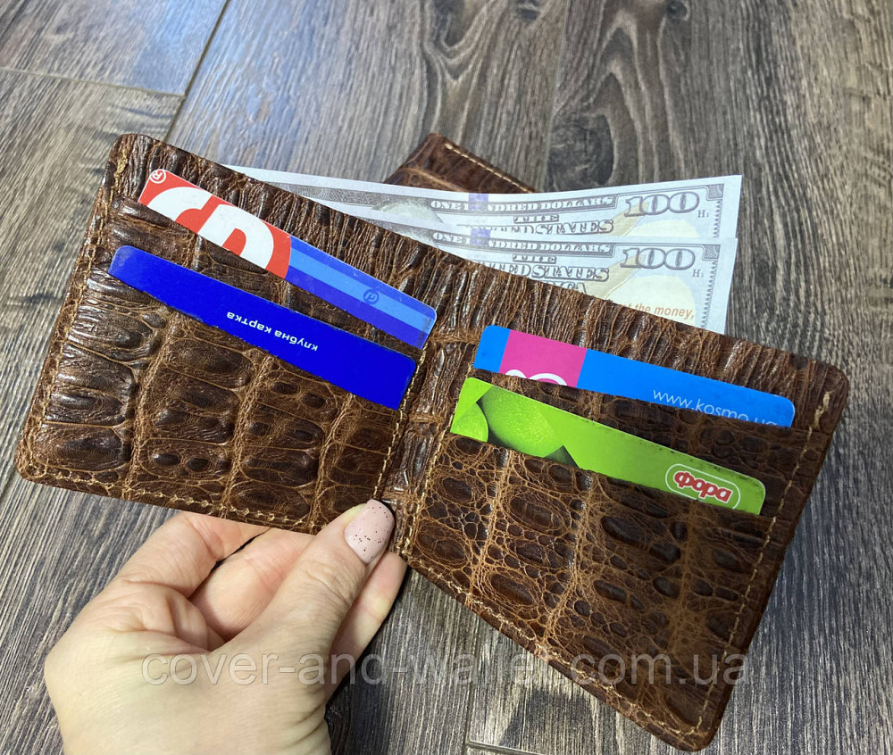 Тонкий компактний чоловічий гаманець із фактурної шкіри під крокодила Old Traditions Київ - фото 4