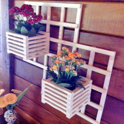 Полка настенная для цветов 