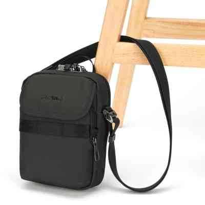 Сумка Pacsafe Metrosafe X compact Crossbody Чорна (30610100) Вінниця