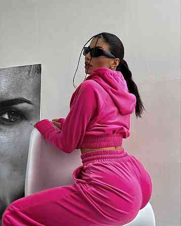 Жіночий повсякденний велюровий костюм двійка з широкими штанами та вкороченою кофтою плюшевий велюр Одеса