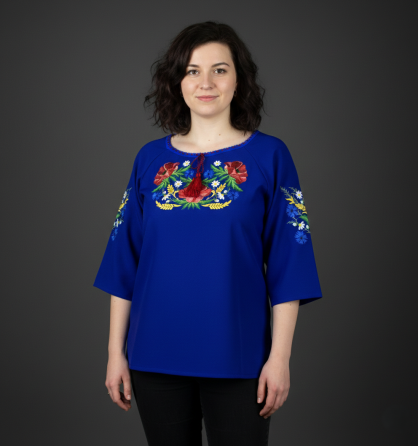 Яскрава жіноча вишиванка із маками у сучасному стилі в синьому кольорі Київ