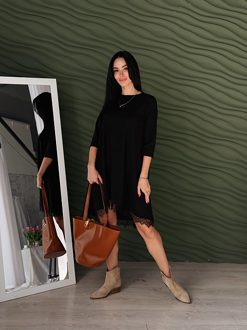 Платье трапеция с кружевом 