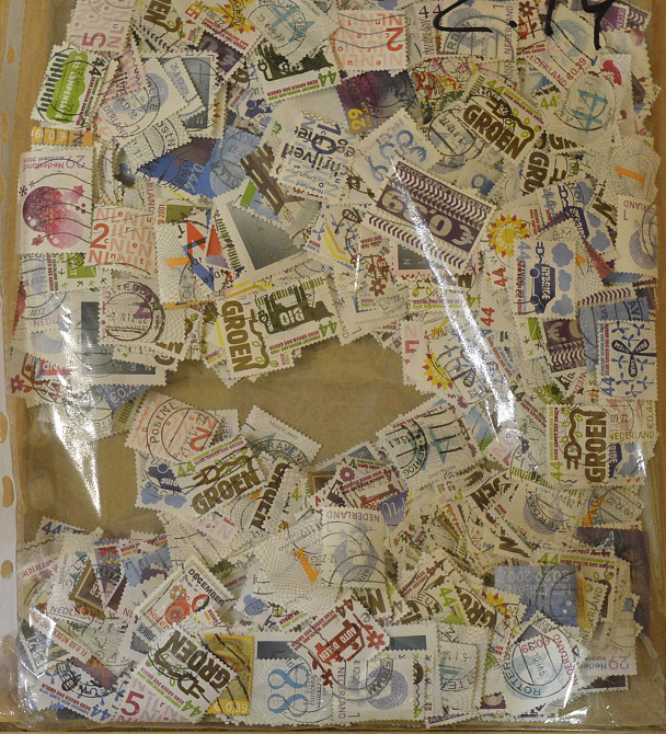 ГОРА МАРОК. Нідерланди. 1000 шт! (стандарт) 2.14 Полтава - фото 1