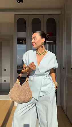 Женский летний брючный костюм двойка: жилетка и брюки костюмка Голубой, 42/46 Одесса