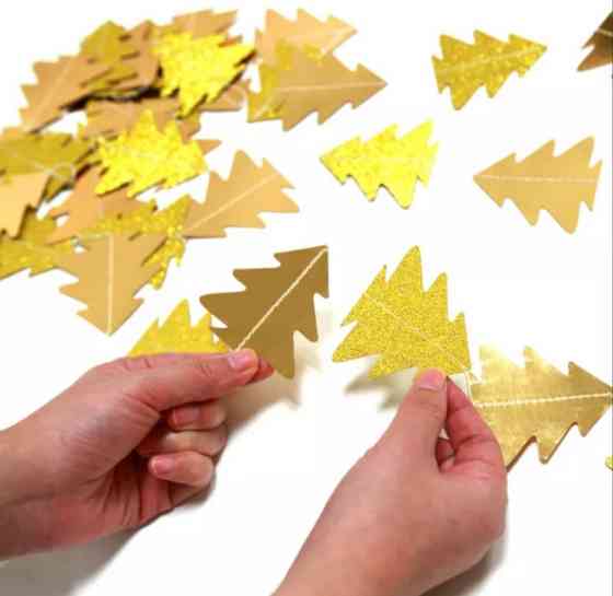 Гирлянда новогодняя Елочки на нитке 4 м на 7 см золотистый Киев