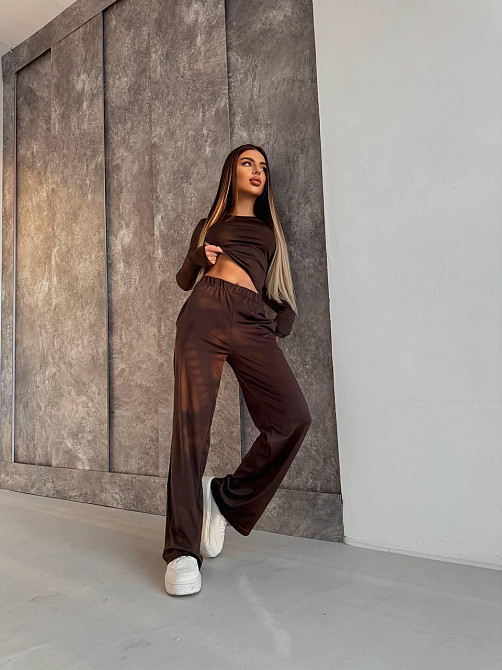 Женский базовый повседневный костюм двойка из микродайвинга Шоколад Одесса - изображение 2