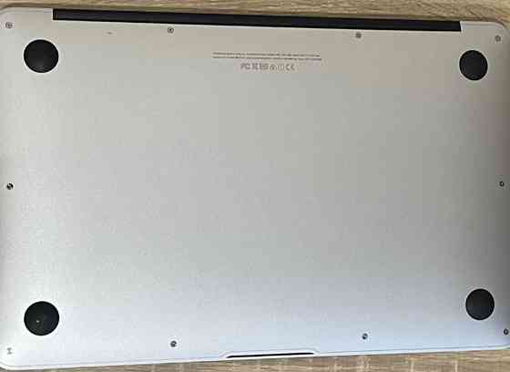 Ноутбук: MacBook Air 11 2014 год. Core i5. Киев