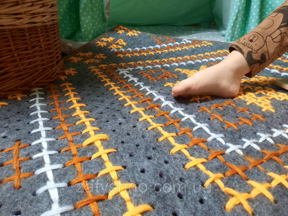 Коврик вышитой в украинском стиле  на фетре  96*90 см Киев - изображение 5