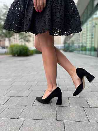 LIRIO Замшеві туфлі жіночі на стійких грубих підборах весна-осінь демісезонні чорні T0304/CT805 Коломия