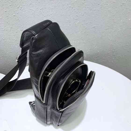 Чоловіча стильна сумка слінг чорна через плече з натуральної шкіри Київ