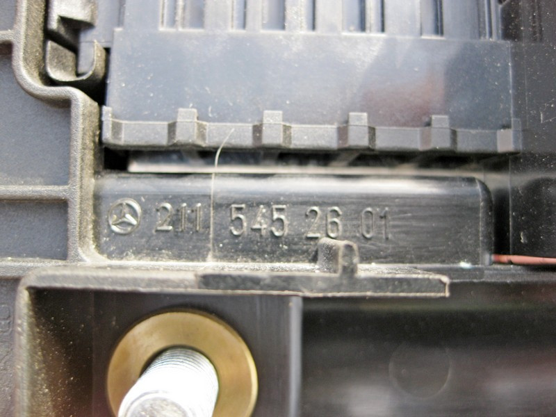 Mercedes-Benz  A2115452601 Передній блок силових запобіжників F33 ML W164 GL X164 R-Class W251 Одесса - изображение 3