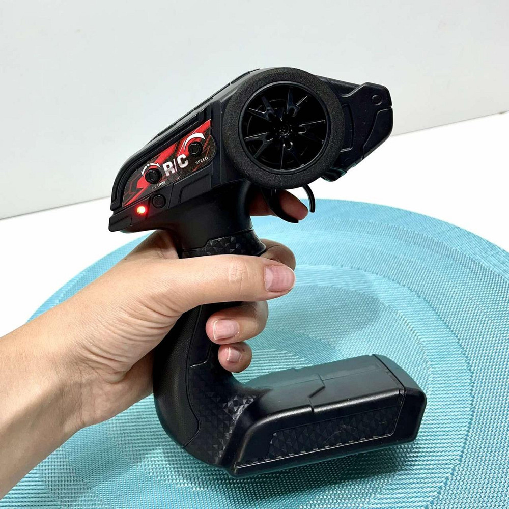 Машина на радіокеруванні акуммулятор 7.4 V USB-кабель пульт протиударний корпус гумові шини (HS 18301/302 Чернігів - фото 6