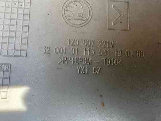 Бампер передній в зборі Skoda Octavia A5 2009-2013 (1Z0807221M) Ковель