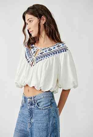 Жіноча романтична вишиванка з об'ємними рукавами-ліхтариками до ліктя 46 Одеса