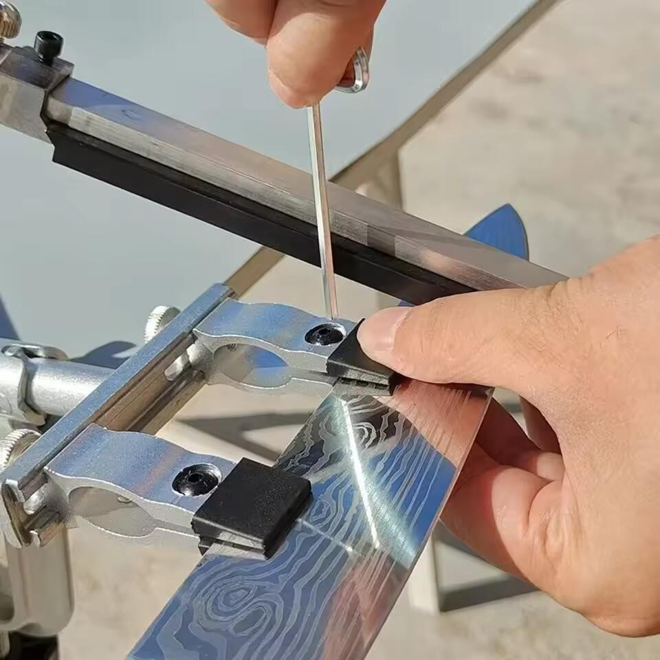 Професійна точилка для ножів Ruixin Pro IV RX-008 з 4 абразивними брусками та безпечною фіксацією Київ - фото 4