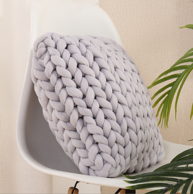 Подушка 40х40 крупной вязки из толстой пряжи техника OHHIO ЧЕРНАЯ Кременчуг - изображение 9