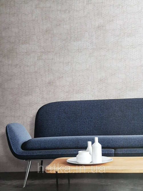 Шпалери флізелінові Decoprint Essentials EE22553 геометричні фігури, трикутники смуги ромби сірі бежеві Київ - фото 1