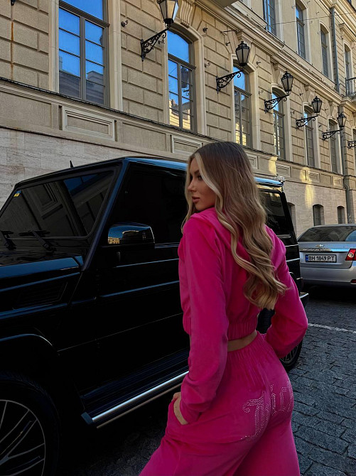 Женский стильный костюм двойка в стиле спорт шик со стразами на ягодицах велюр Малиновый, 46/48 Одесса - изображение 5