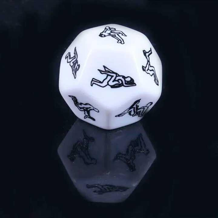 Романтическая игра двенадцатигранный кубик 