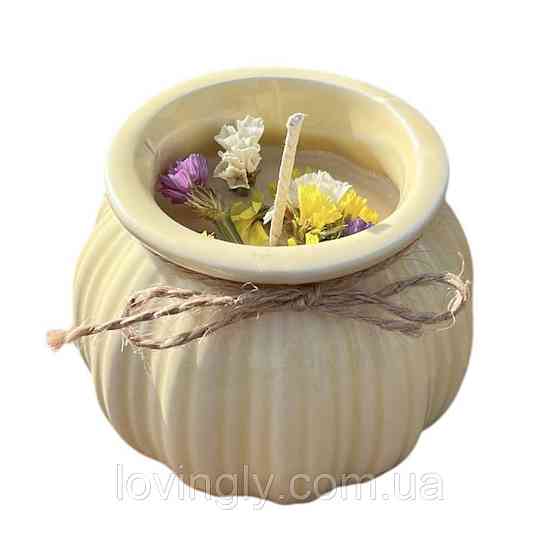 Авторская свеча с декором из сухоцветов в керамическом горшочке Ирпень