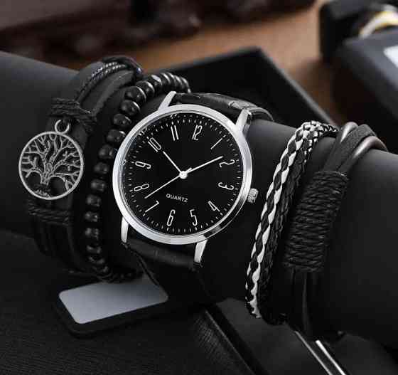 Подарочный набор для мужчин: наручные часы с 4 ориг. браслетами- диам 4см, длин 24см, шир рем 2см, без коробки Киев