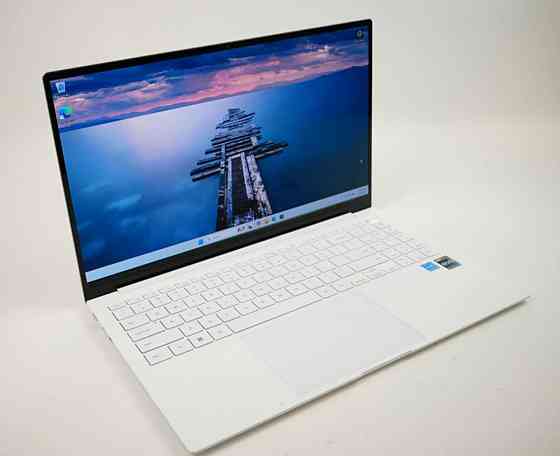 Ноутбук Samsung Galaxy Book2 Pro NP950XED 15.6" FHD AMOLED Intel Core i7-1260P 16/512GB SSD срібний Миколаїв