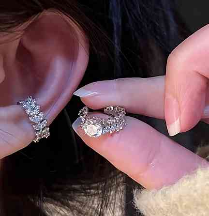 Роскошные кафф серьги с крупным кристаллом и фианитами 2 шт Киев