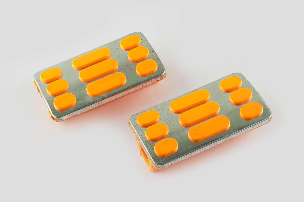 Гумки підніжок водія Delta (жовті із хромованою вставкою mod:2) XJB Київ - фото 1