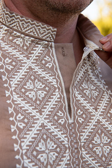 Вышиванка льняная мужская, длинный рукав, кофейная,( лен ) топ 52/54 Киев - изображение 1