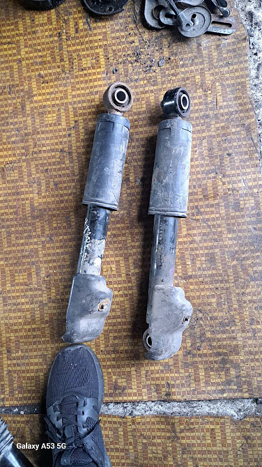 Задні амортизатори для Hyundai Santa Fe 2012-2018 року. Київ - фото 1