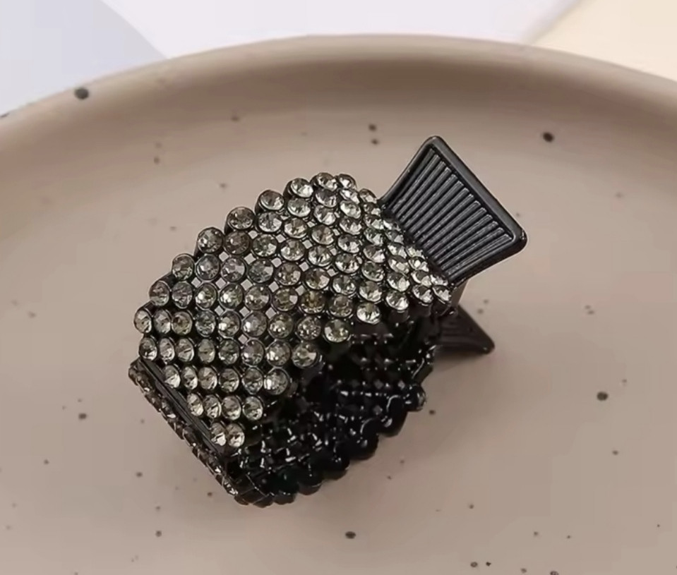 Затискач для волосся Чорний Сміла - фото 1