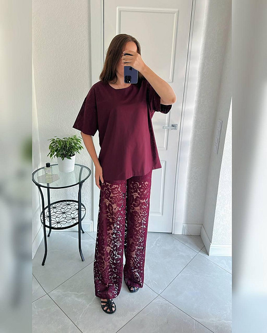 Женский романтичный и одновременно стильный костюм двойка: футболка и штаны софт + турецкий гипюр 48/52, Марсал Одесса - изображение 1