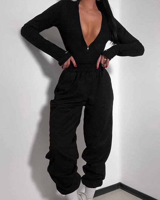 Женский стильный костюм двойка: боди и джоггеры замш на дайвинге Черный, 42/44 Одесса - изображение 1