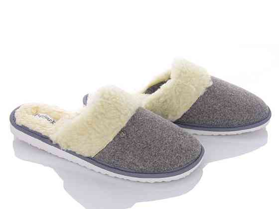 Тапочки чоловічі закриті з теплою стелькою з світлої овчини тм "PaGo" мод. Вовк білі на товстій підошві Одеса