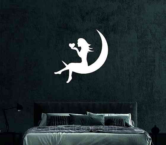 Декоративне настінне 3D Панно «Дівчина на місяць», Декор на стіну з об'ємом Київ