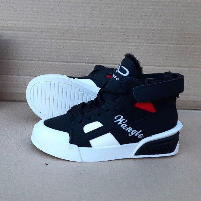 Зимові жіночі Кросівки на хутрі Чорні Снікерси Черевики (розміри: 36,39,41) Дніпро - фото 1