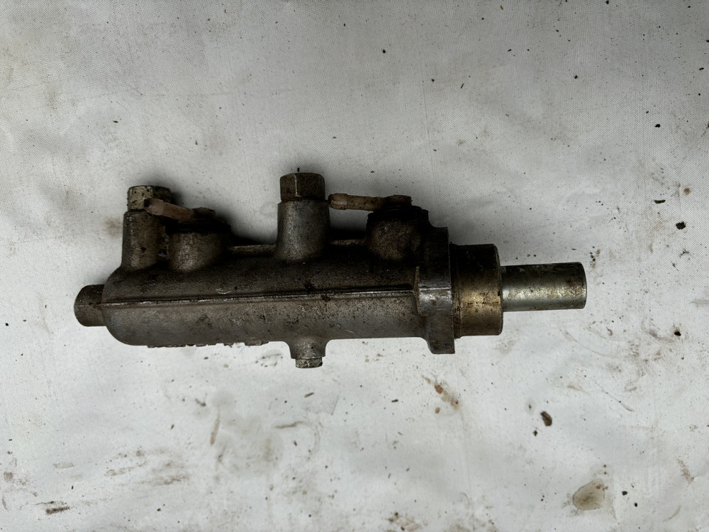 Главный тормозной цилиндр Жук, Ниса. G-AC10. Харьков - изображение 1