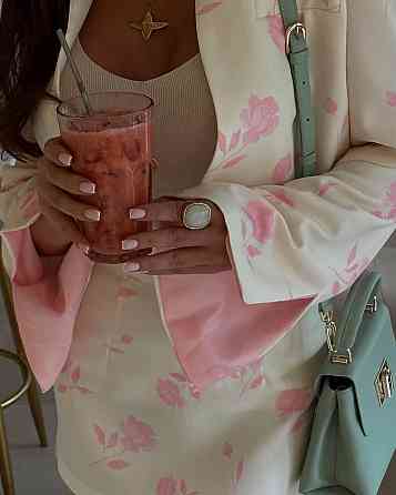 Жіночий ніжний костюм двійка: жакет і спідниця у рожевий квітковий принт костюмка + підкладка Одеса