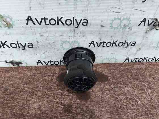 Дефлектор повітря лівий Nissan Note E11 2005-2012 (68760-BH00A) Ковель