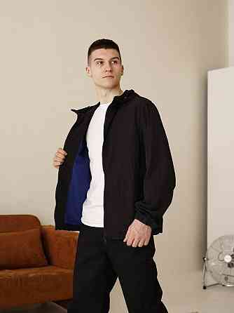 Чоловіча чорна вітрівка. Куртка-вітрівка демісезонна легка з кишенями Pobedov Neon Київ