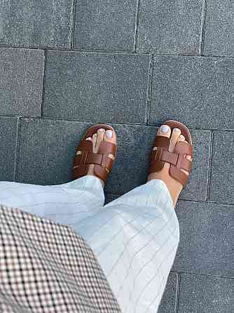 Jasmine Стильні жіночі шкіряні шльопанці на плоскій підошві коричневі Jasmine 407 р. 36-40 / Шл Коломия