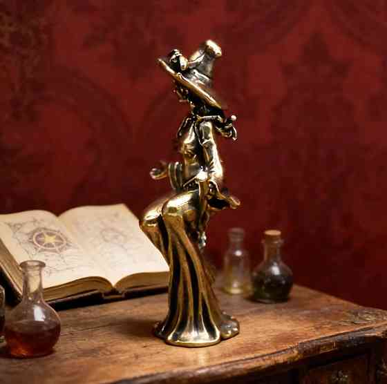 Фігурка відьма на мітлі вінтаж бронза, декоративна статуетка відьма, готичний декор, подарунок Halloween Київ