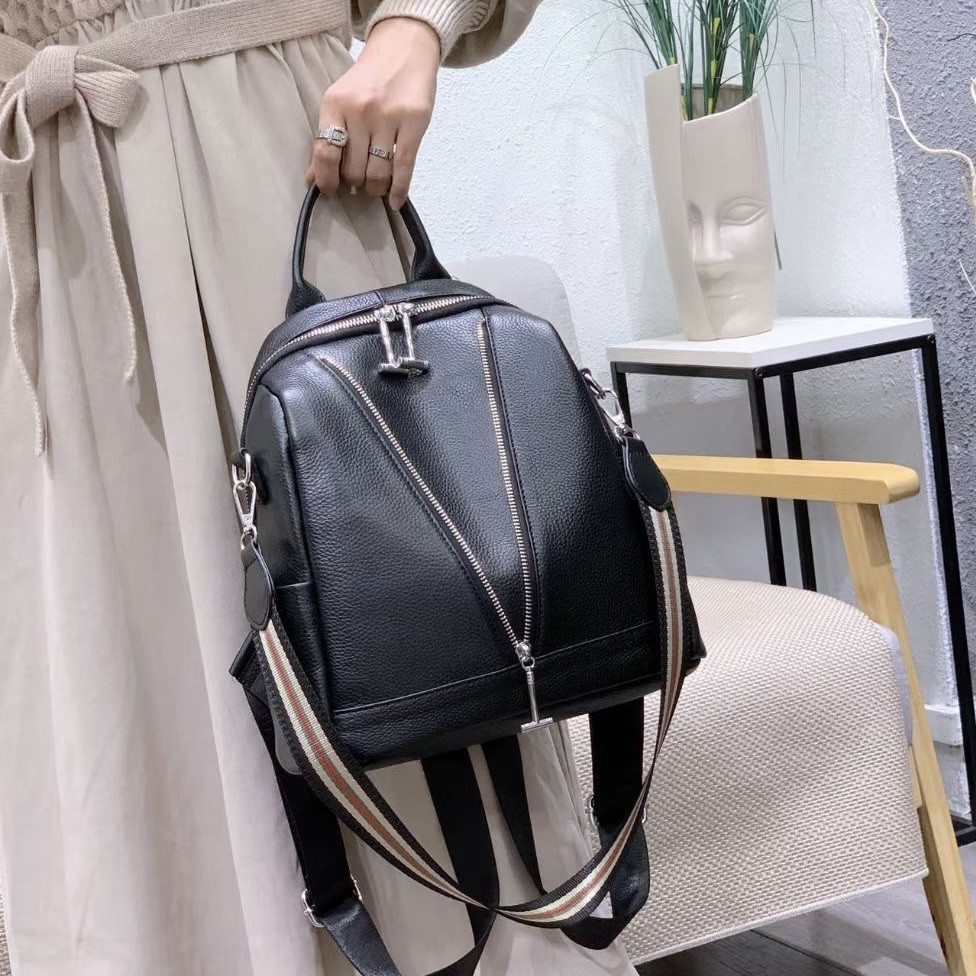 Рюкзак жіночий шкіряний з ременем 22х28х11, наплічна сумочка для дівчини студентки, чорна Кам'янське - фото 18