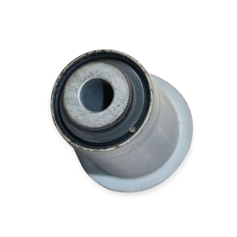 Сайлентблок заднего Митсубиси Pajero 00- верхний CTR рычага Мукачево - изображение 1