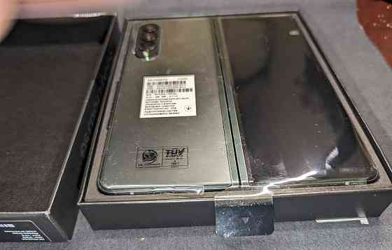 Смартфон : Samsung Galaxy Fold 3. Киев