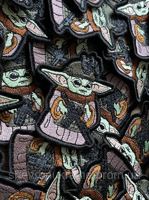 Шеврон Вооруженный Йода (Форма контурная. На липучке) Размер 8x7см Киев - изображение 3